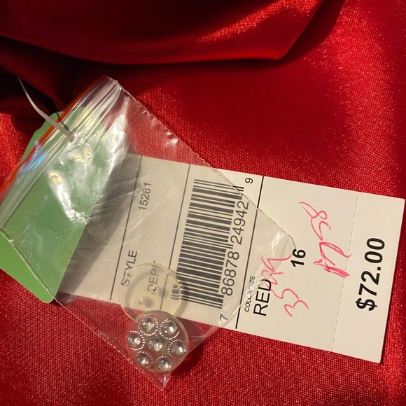 Formal Blouse. Deep Red/Burgundy. Size 16. NWT - Picture 8 of 8